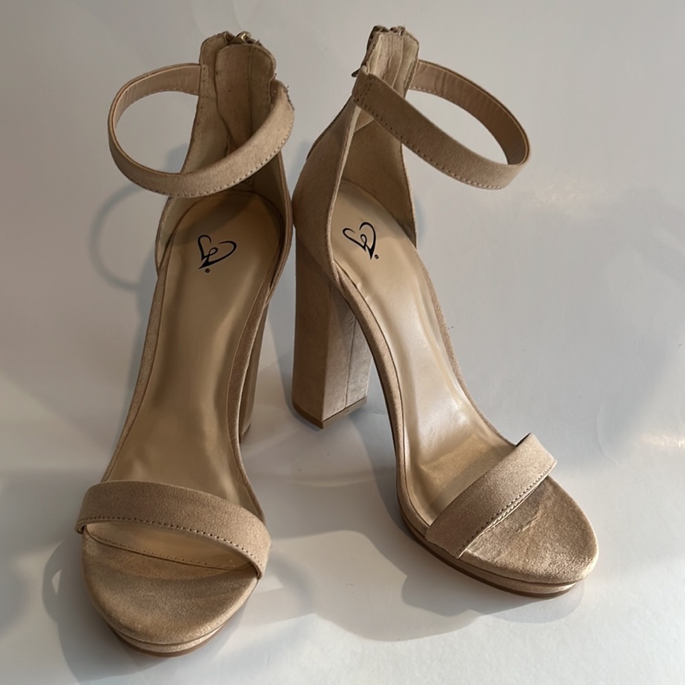 Open toe heels - Picture 2 of 6